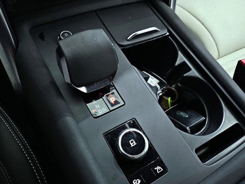 Land Rover Discovery 3.0 Automatic, снимка 9 - Автомобили и джипове - 55964838