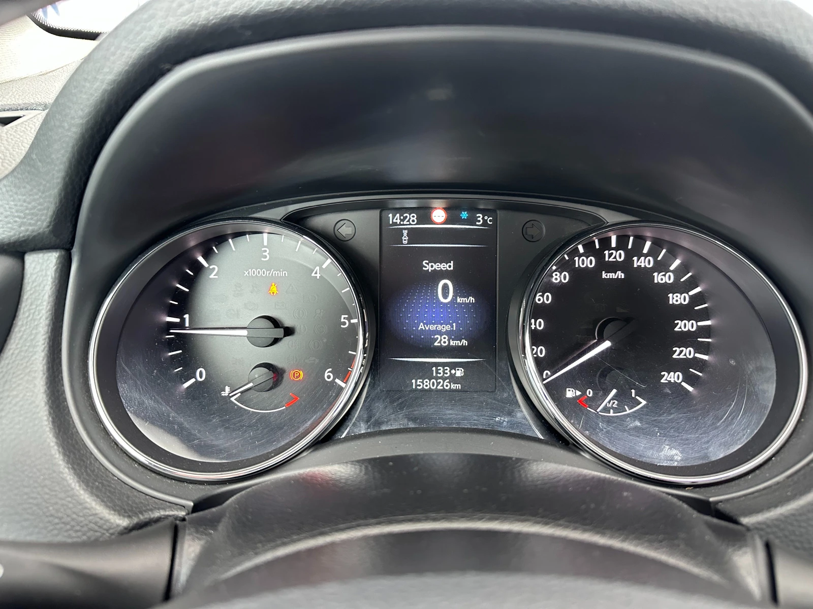 Nissan Qashqai 1.5dci 110k.c 6c.k Euro5B - изображение 10