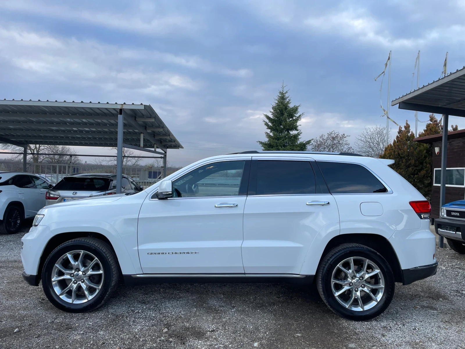 Jeep Grand cherokee Facelift/3.0/Summit/Panorama/Full - изображение 8