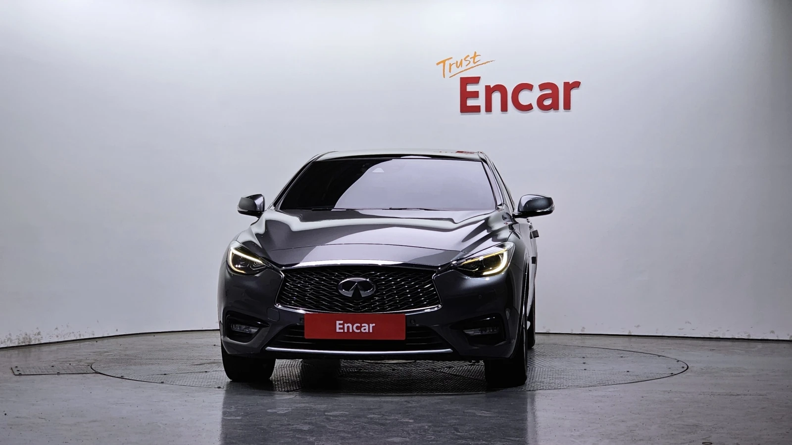 Infiniti Q30 2.0 Essential  - изображение 3