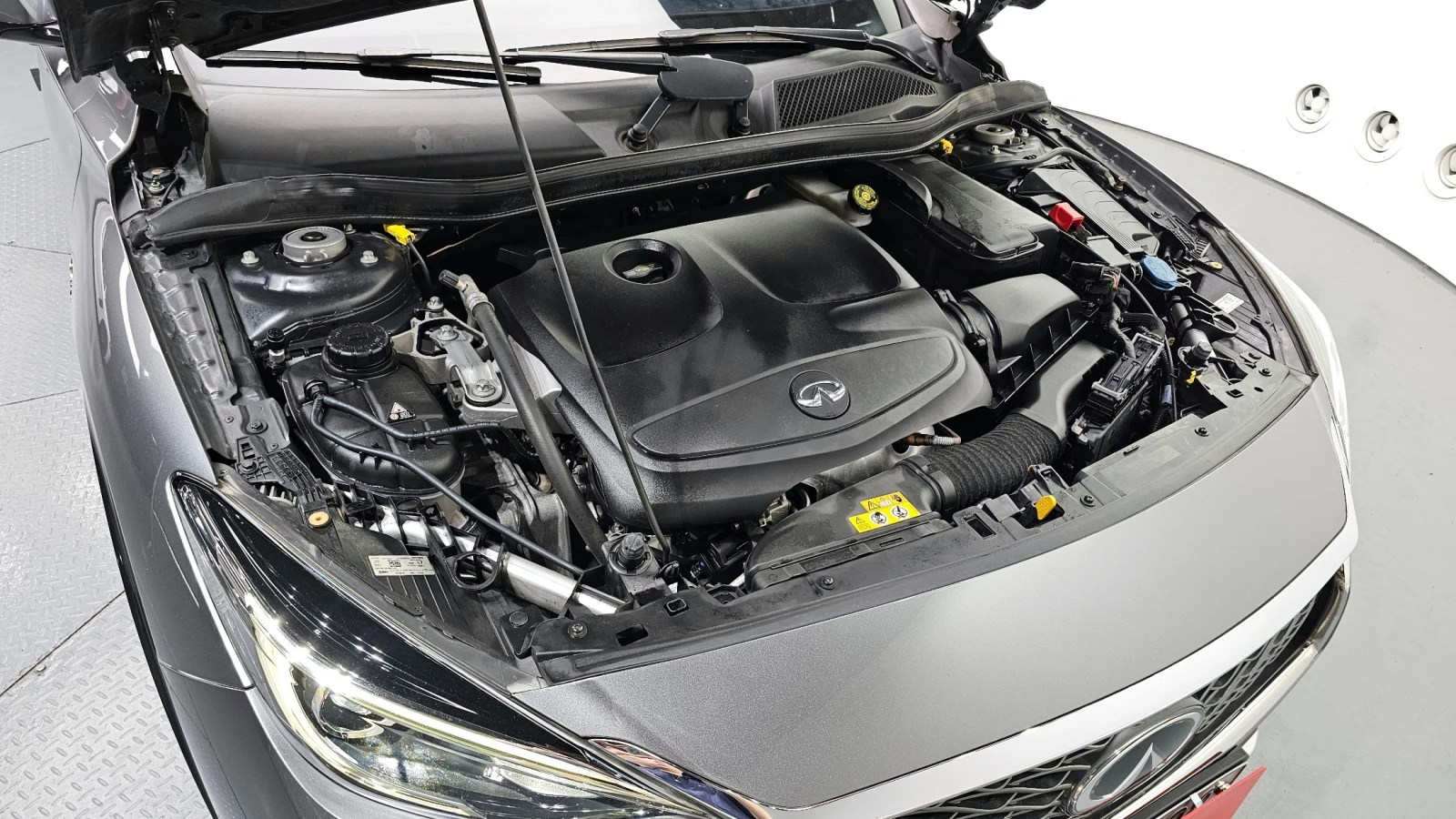 Infiniti Q30 2.0 Essential  - изображение 9