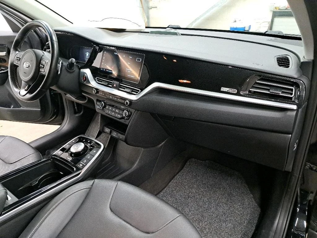 Kia Niro, снимка 3 - Автомобили и джипове - 53976532