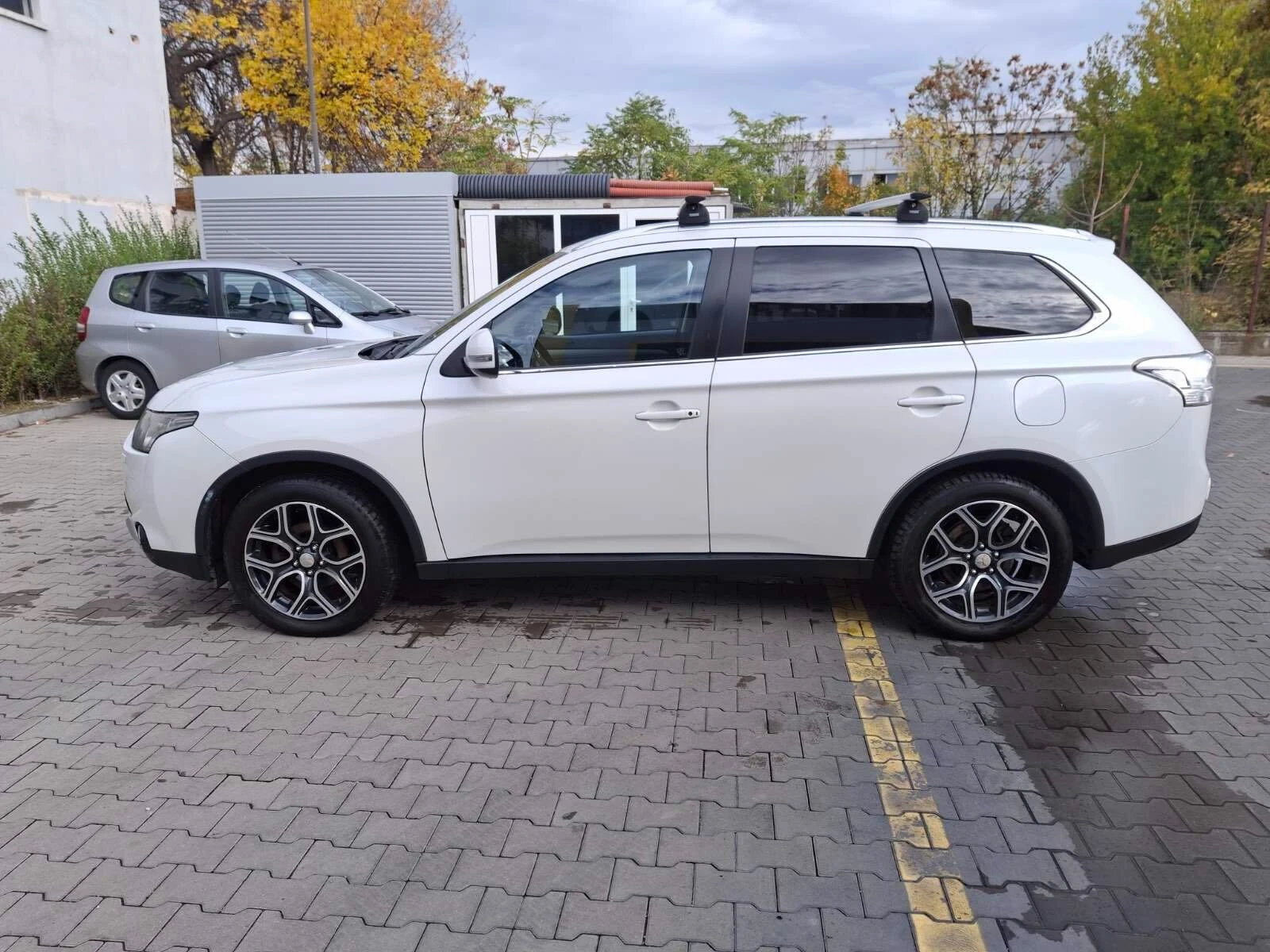 Mitsubishi Outlander, снимка 11 - Автомобили и джипове - 53983082