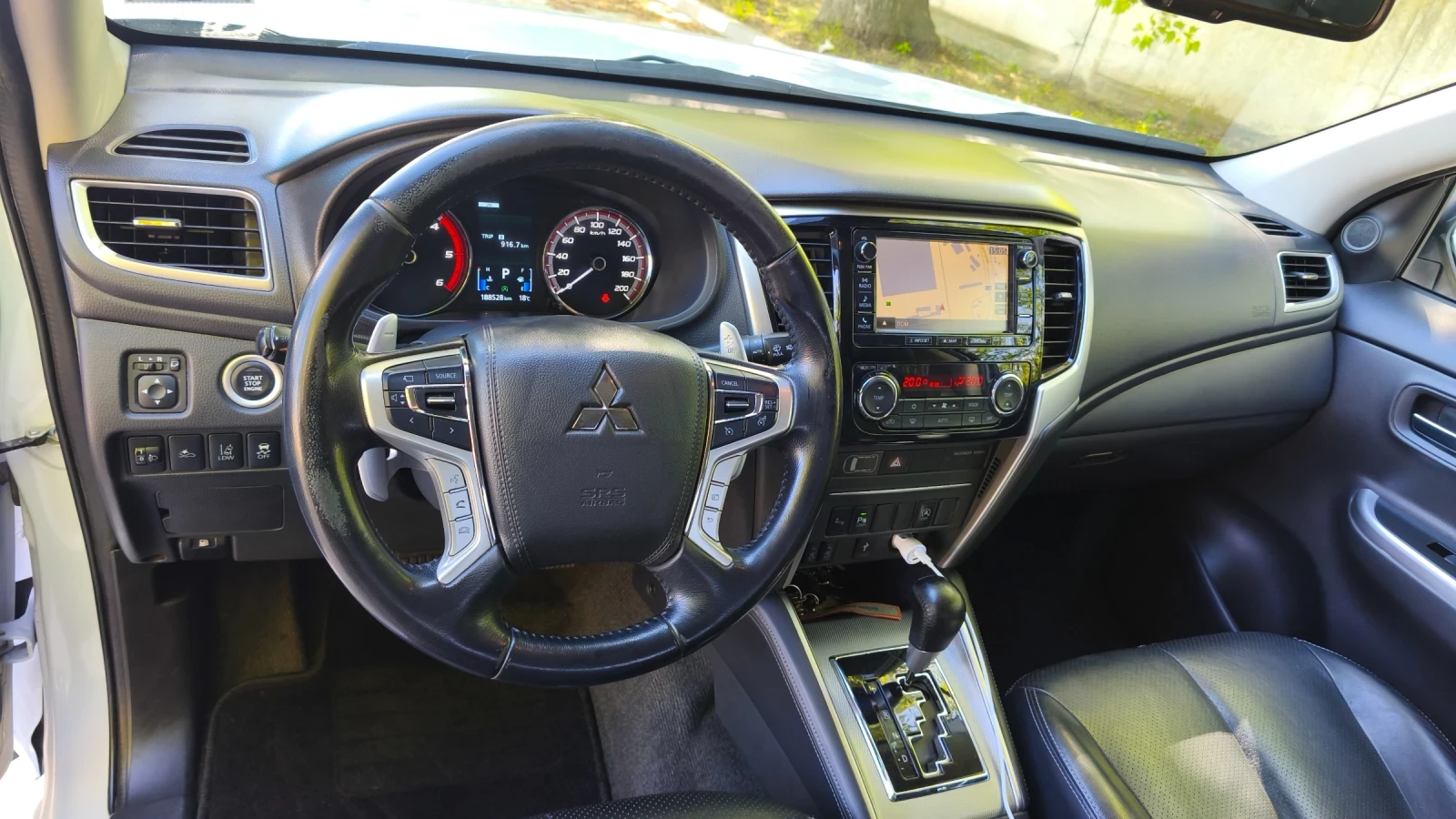 Mitsubishi L200 L200-INSTYLE 2.2DI-D, снимка 11 - Автомобили и джипове - 54339963