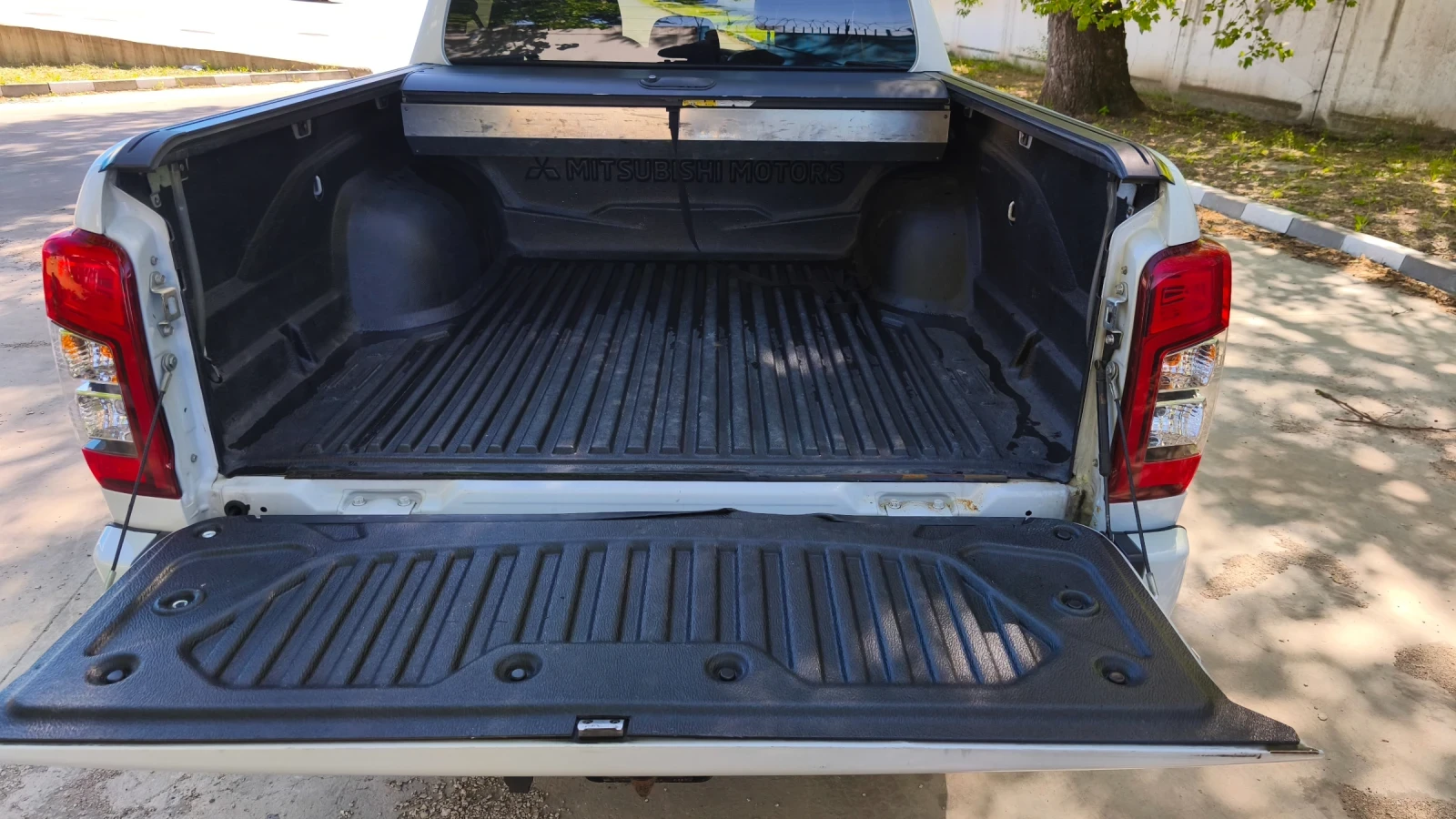 Mitsubishi L200 L200-INSTYLE 2.2DI-D, снимка 13 - Автомобили и джипове - 54339963