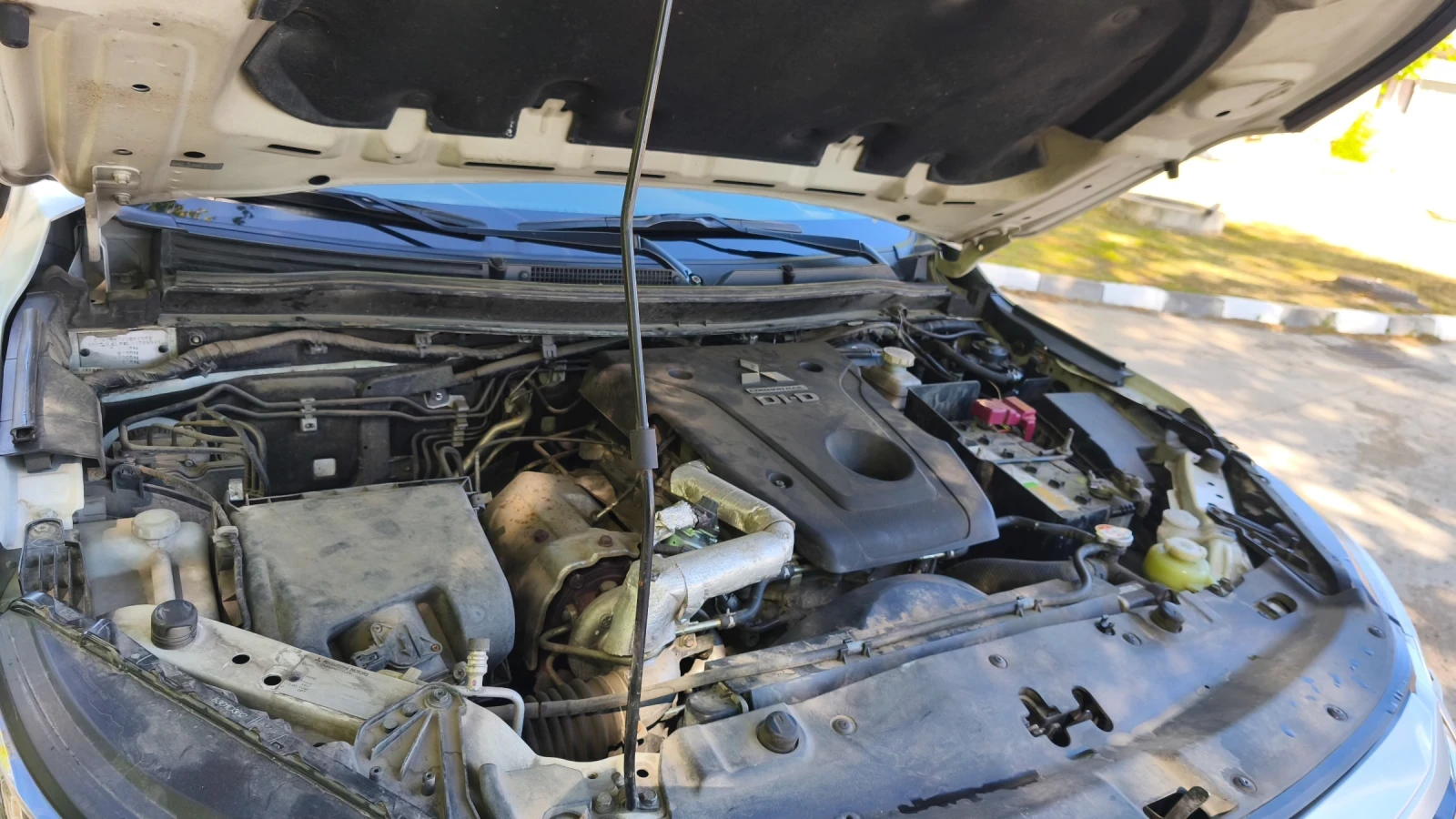 Mitsubishi L200 L200-INSTYLE 2.2DI-D, снимка 5 - Автомобили и джипове - 54339963