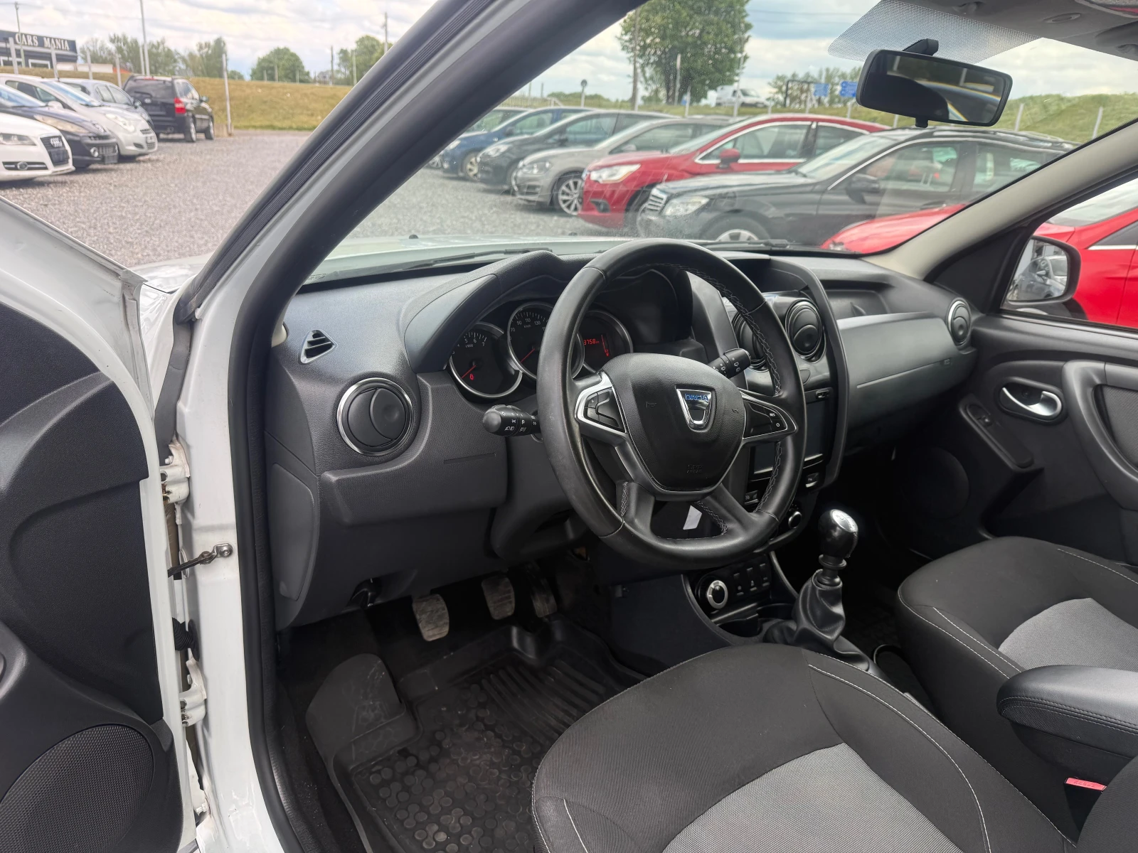 Dacia Duster 1.2 TCe evro 6 4×4, снимка 10 - Автомобили и джипове - 54379227
