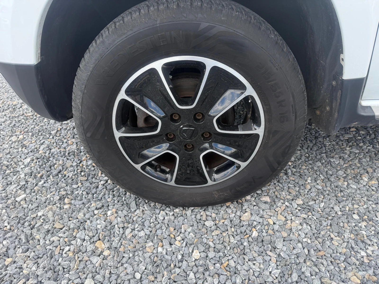 Dacia Duster 1.2 TCe evro 6 4×4, снимка 14 - Автомобили и джипове - 54379227