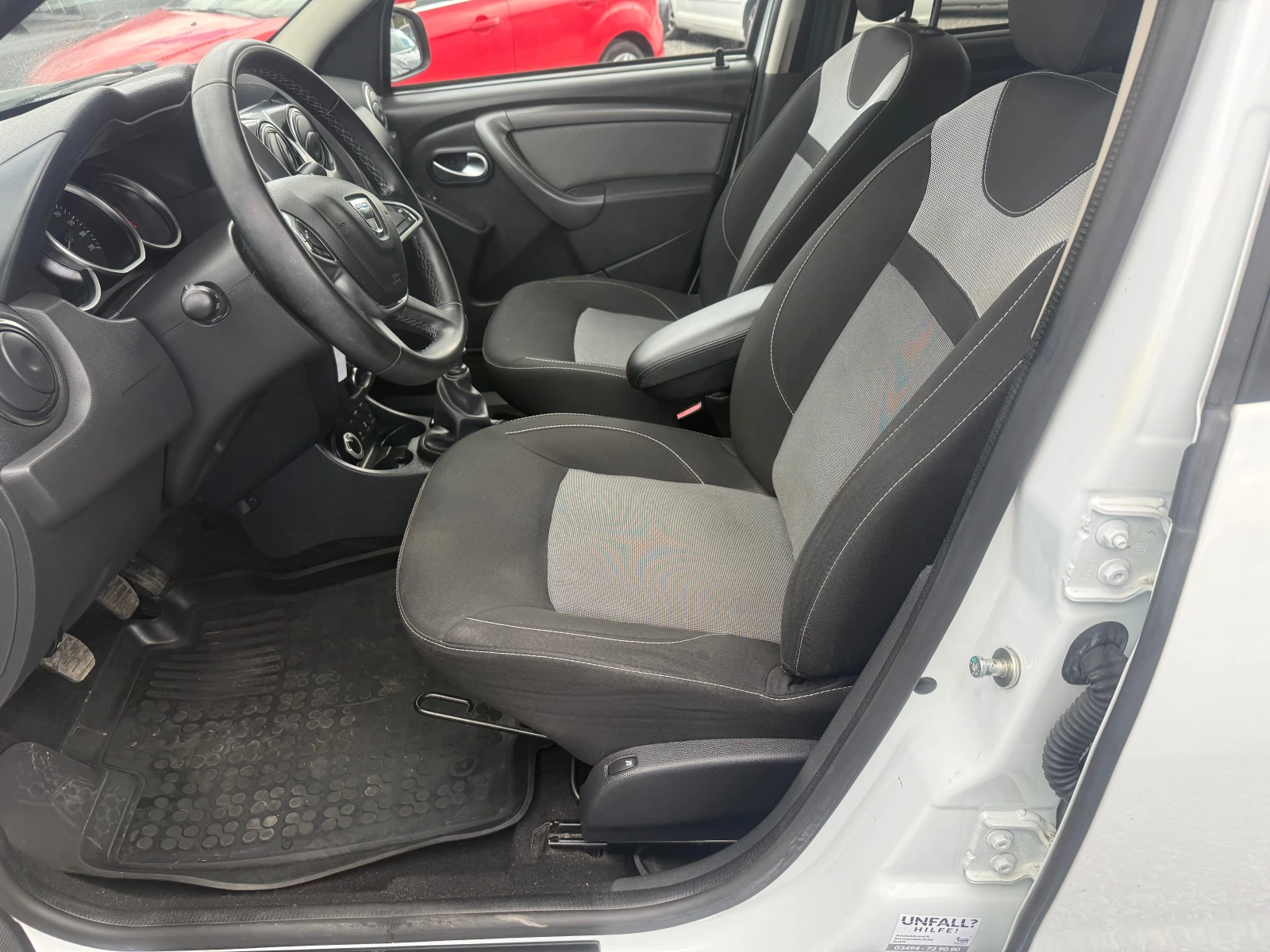 Dacia Duster 1.2 TCe evro 6 4×4, снимка 9 - Автомобили и джипове - 54379227