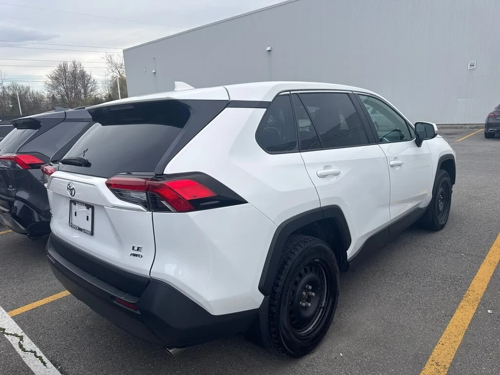 Toyota Rav4 LE* AWD* АвтоКредит* (ЦЕНА ДО БГ), снимка 2 - Автомобили и джипове - 54463499
