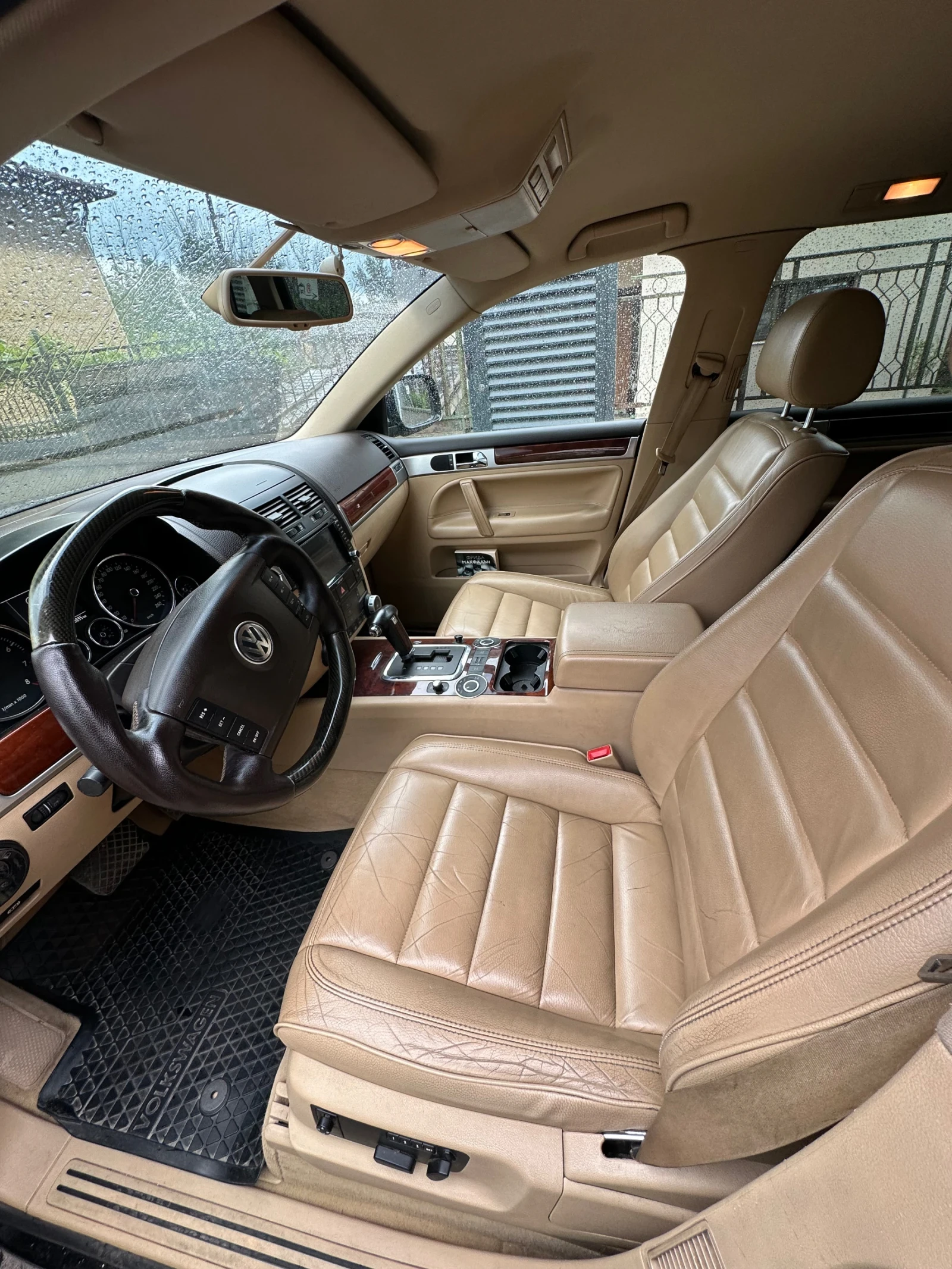 VW Touareg 3.2 ГАЗ, ВЪЗДУХ, НАВИ, снимка 9 - Автомобили и джипове - 54645231