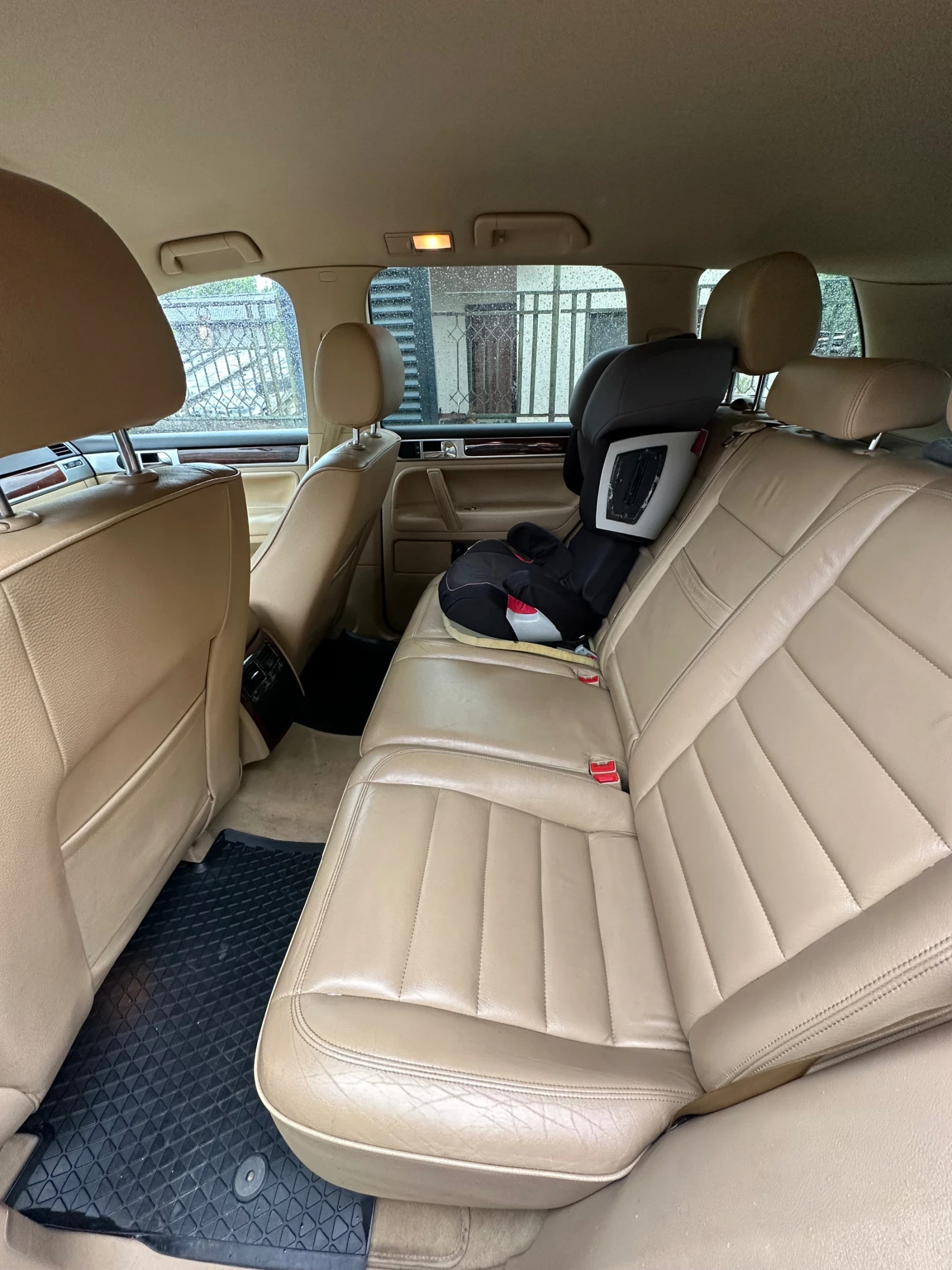VW Touareg 3.2 ГАЗ, ВЪЗДУХ, НАВИ, снимка 10 - Автомобили и джипове - 54645231