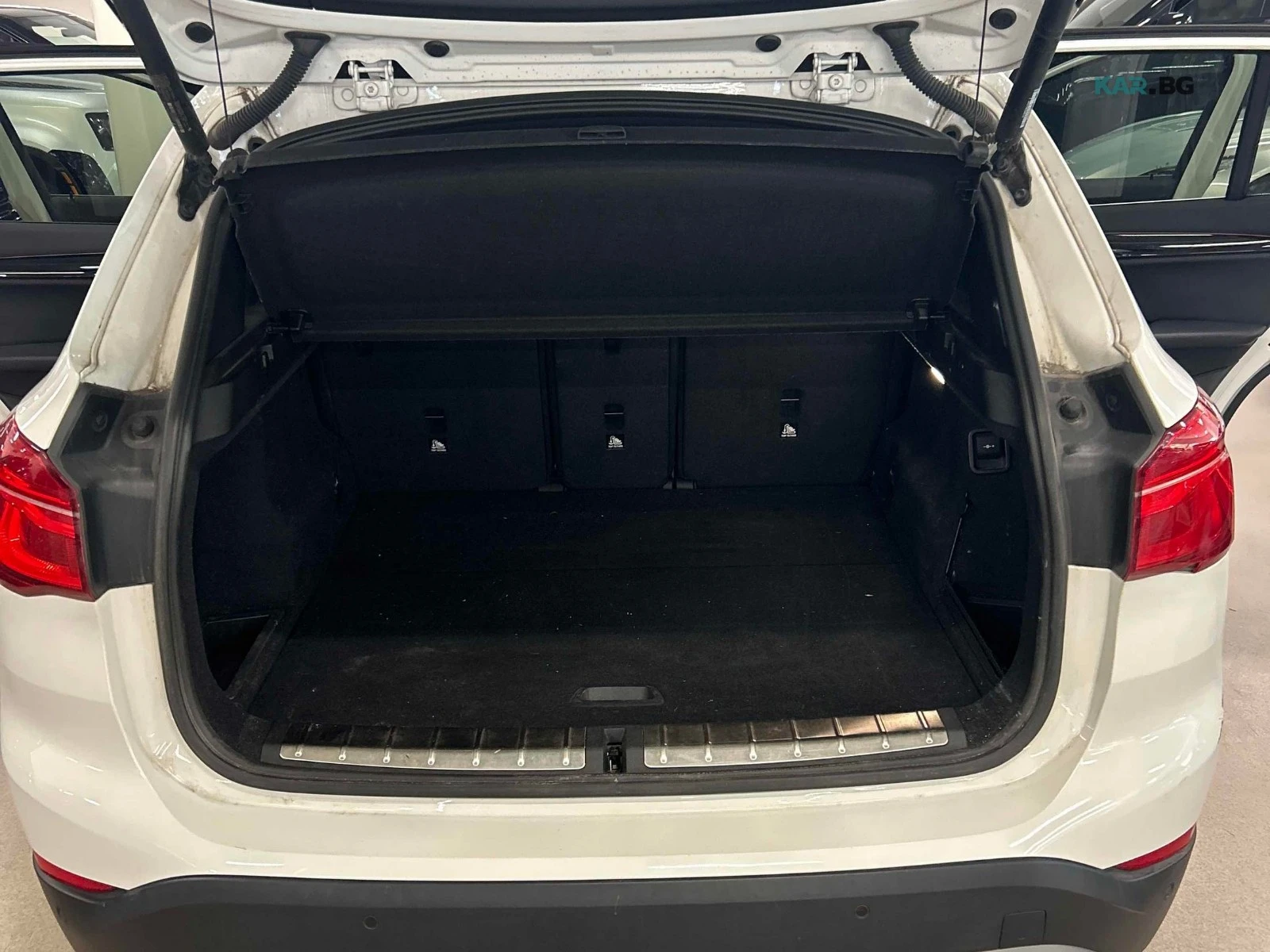 BMW X1 xDrive28i * АвтоКредит * (ЦЕНА ДО БГ), снимка 5 - Автомобили и джипове - 55107534