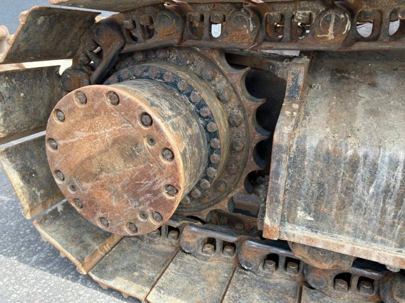 Багер Hitachi ZX 250 LC-6, снимка 10 - Индустриална техника - 52965449