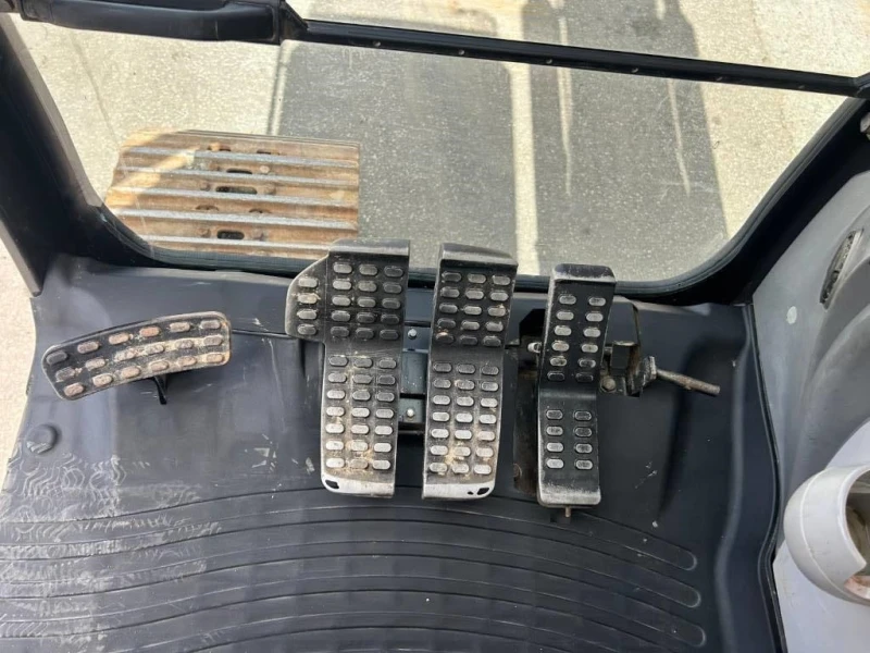 Багер Hitachi ZX 250 LC-6, снимка 13 - Индустриална техника - 52965449