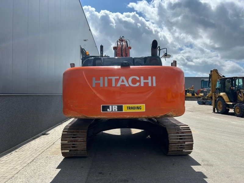 Багер Hitachi ZX 250 LC-6, снимка 7 - Индустриална техника - 52965449