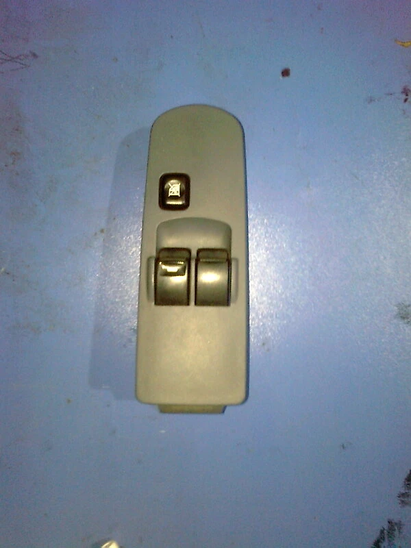 копчета ел стъкла за Мицубиши Колт (1)