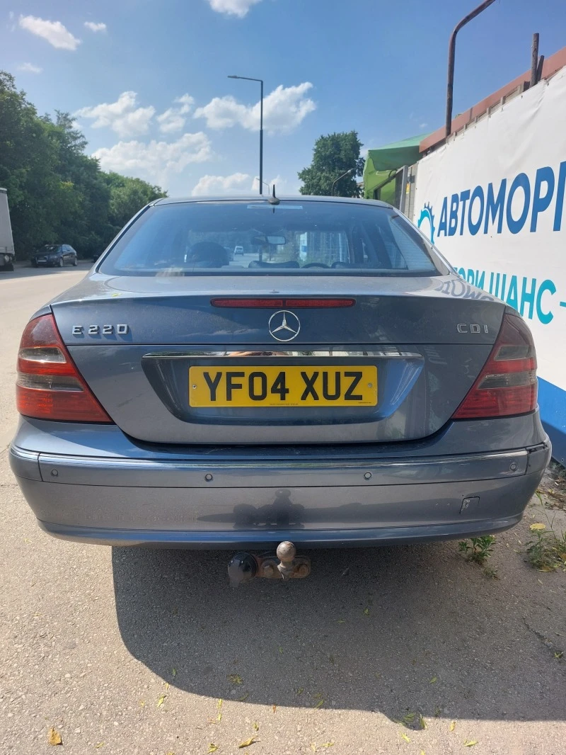 Mercedes-Benz E 220 CDI AVANTGARDE, снимка 6 - Автомобили и джипове - 41505136