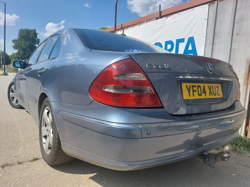 Mercedes-Benz E 220 CDI AVANTGARDE, снимка 5 - Автомобили и джипове - 41505136