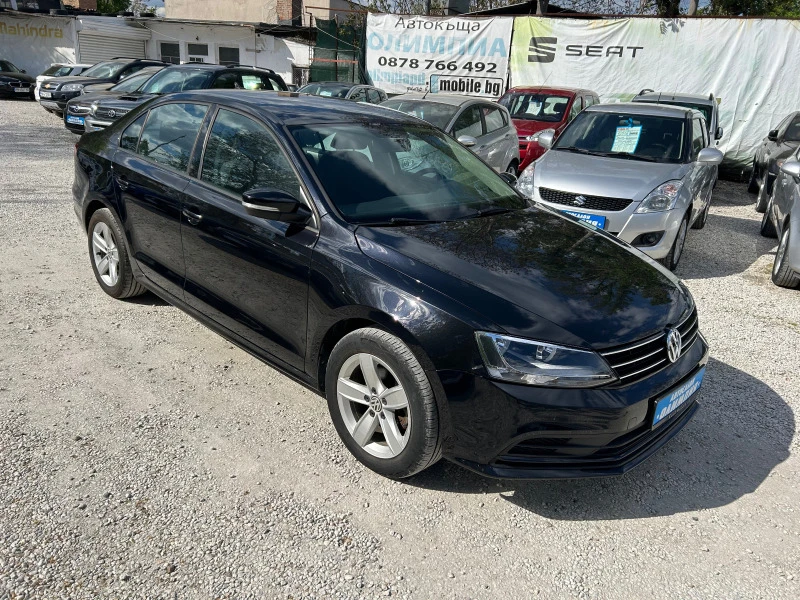 VW Jetta Седан, снимка 2 - Автомобили и джипове - 45115831