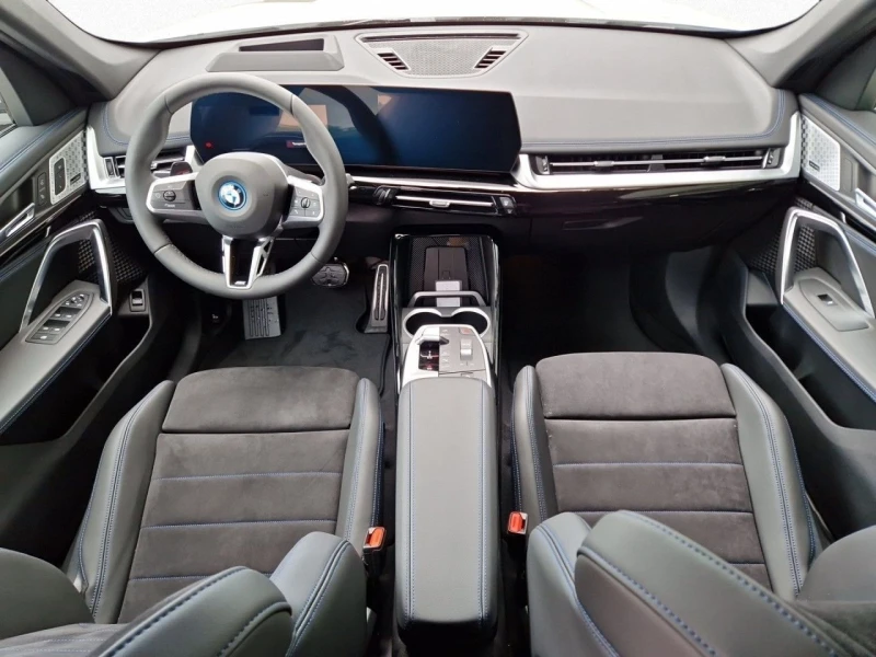 BMW iX1 eDrive20 M-Sport Pro = NEW= Гаранция, снимка 8 - Автомобили и джипове - 46968876