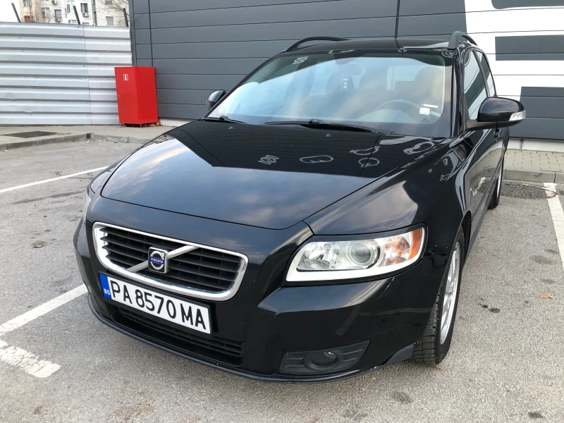 Volvo V50 Перфектен , снимка 2 - Автомобили и джипове - 48736406