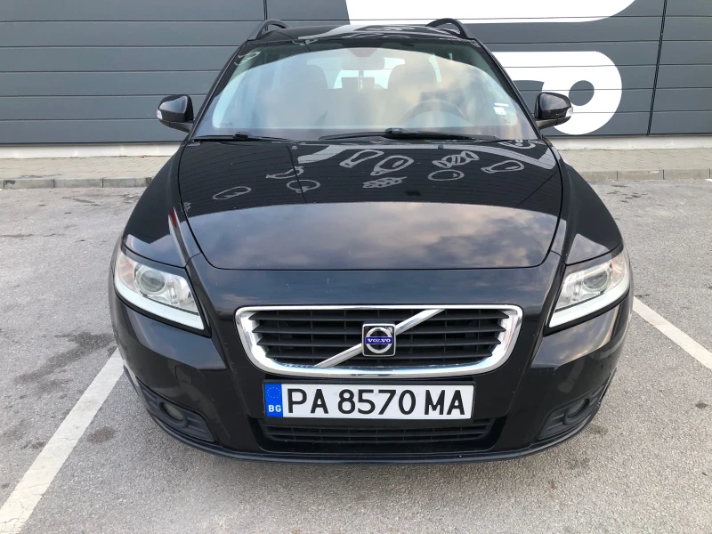 Volvo V50 Перфектен , снимка 1 - Автомобили и джипове - 48736406