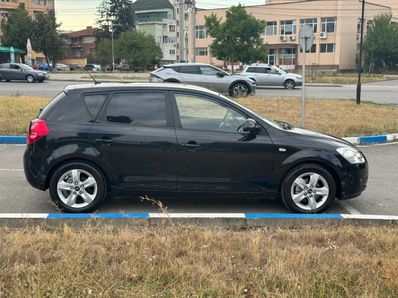 Kia Ceed 1.4Бензин/Климатроник, снимка 4 - Автомобили и джипове - 51671898