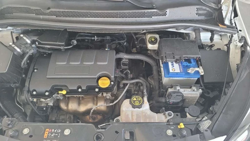 Opel Corsa 1.4 Edition Automat лимузина, снимка 8 - Автомобили и джипове - 52818777