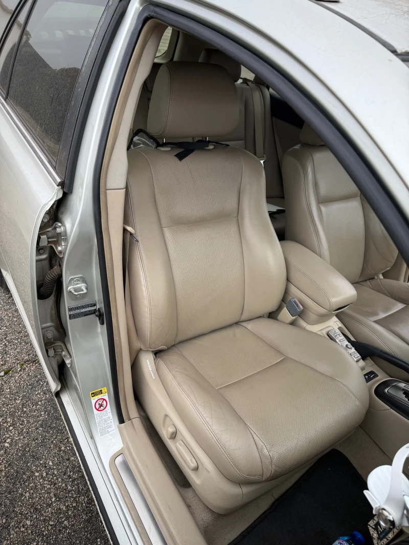 Toyota Avensis, снимка 8 - Автомобили и джипове - 52856046