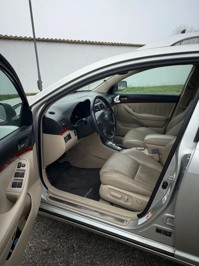 Toyota Avensis, снимка 5 - Автомобили и джипове - 52856046