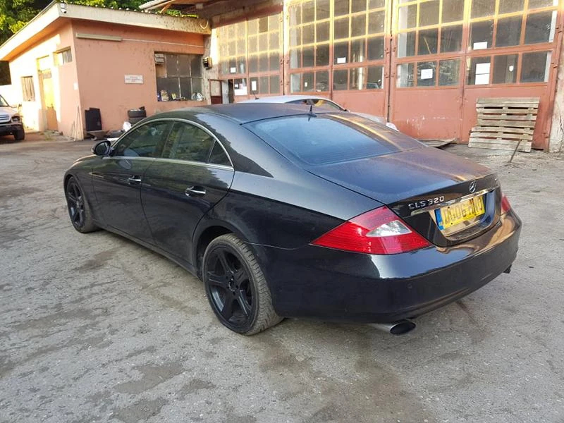 Mercedes-Benz CLS 350 3бр. 320CDI/350 бензин , снимка 15 - Автомобили и джипове - 24008104