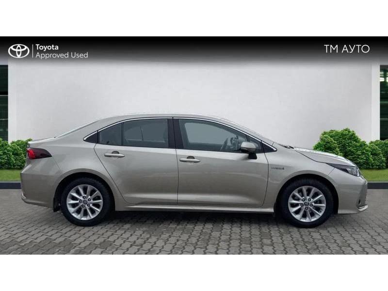 Toyota Corolla 1.8HSD Executive, снимка 17 - Автомобили и джипове - 48692638