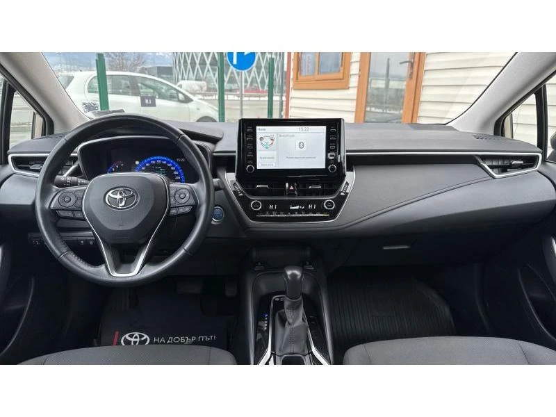 Toyota Corolla 1.8HSD Executive, снимка 8 - Автомобили и джипове - 48692638