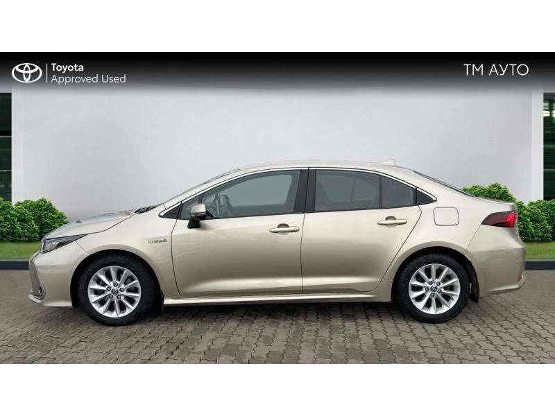 Toyota Corolla 1.8HSD Executive, снимка 3 - Автомобили и джипове - 48692638