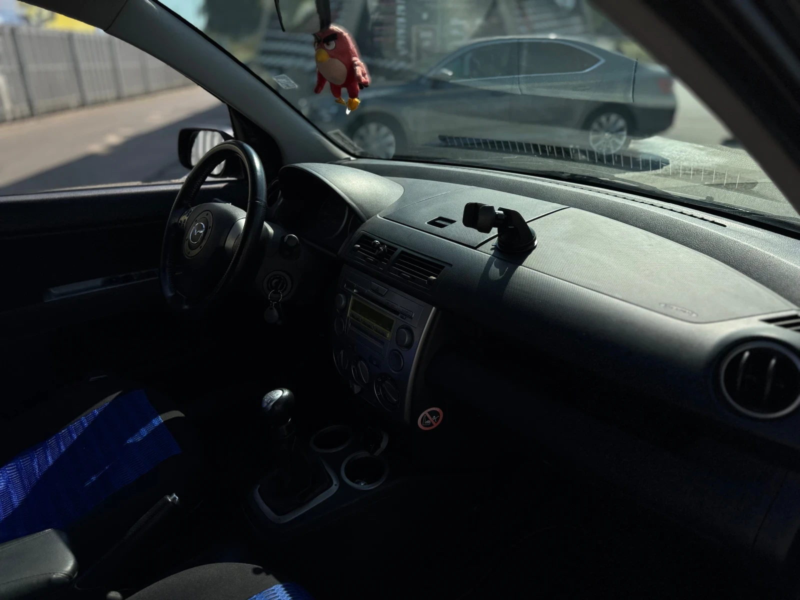 Mazda 2  - изображение 10