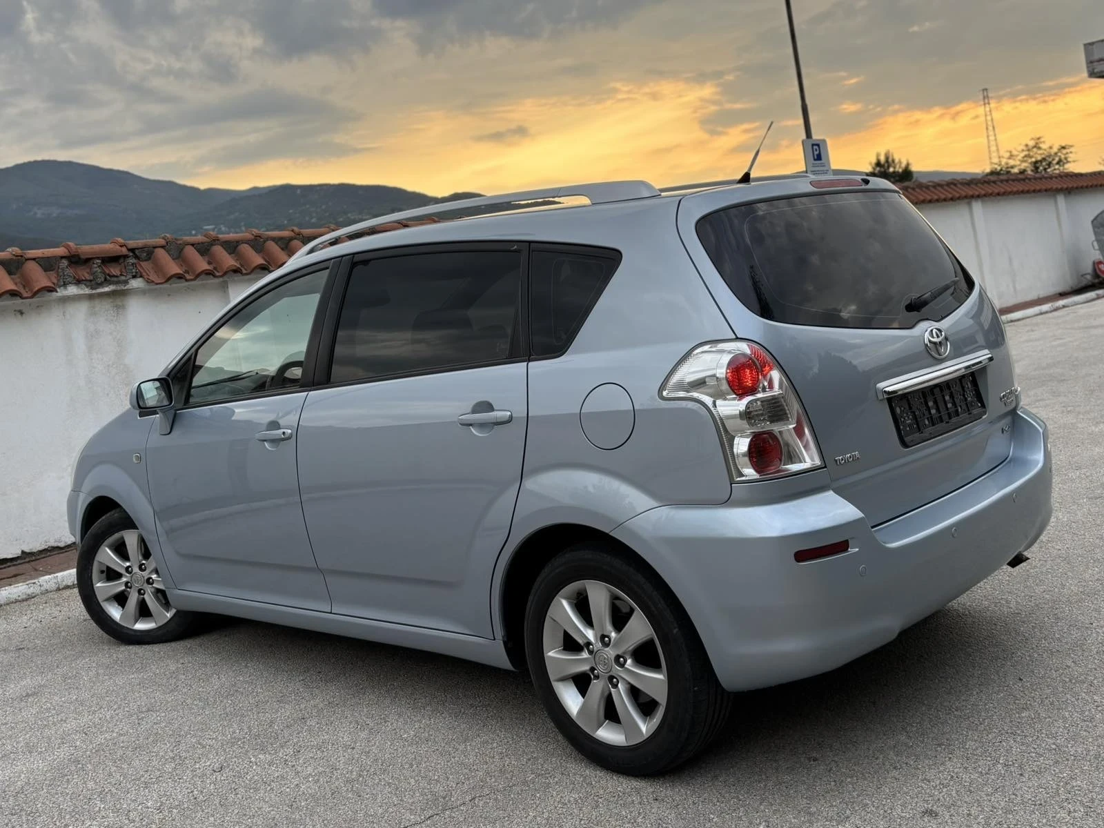Toyota Corolla verso 2.2D4d/136кс/Facelift/Климатроник - изображение 3