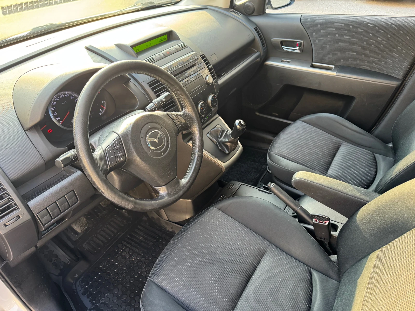 Mazda 5 2.0 - изображение 10