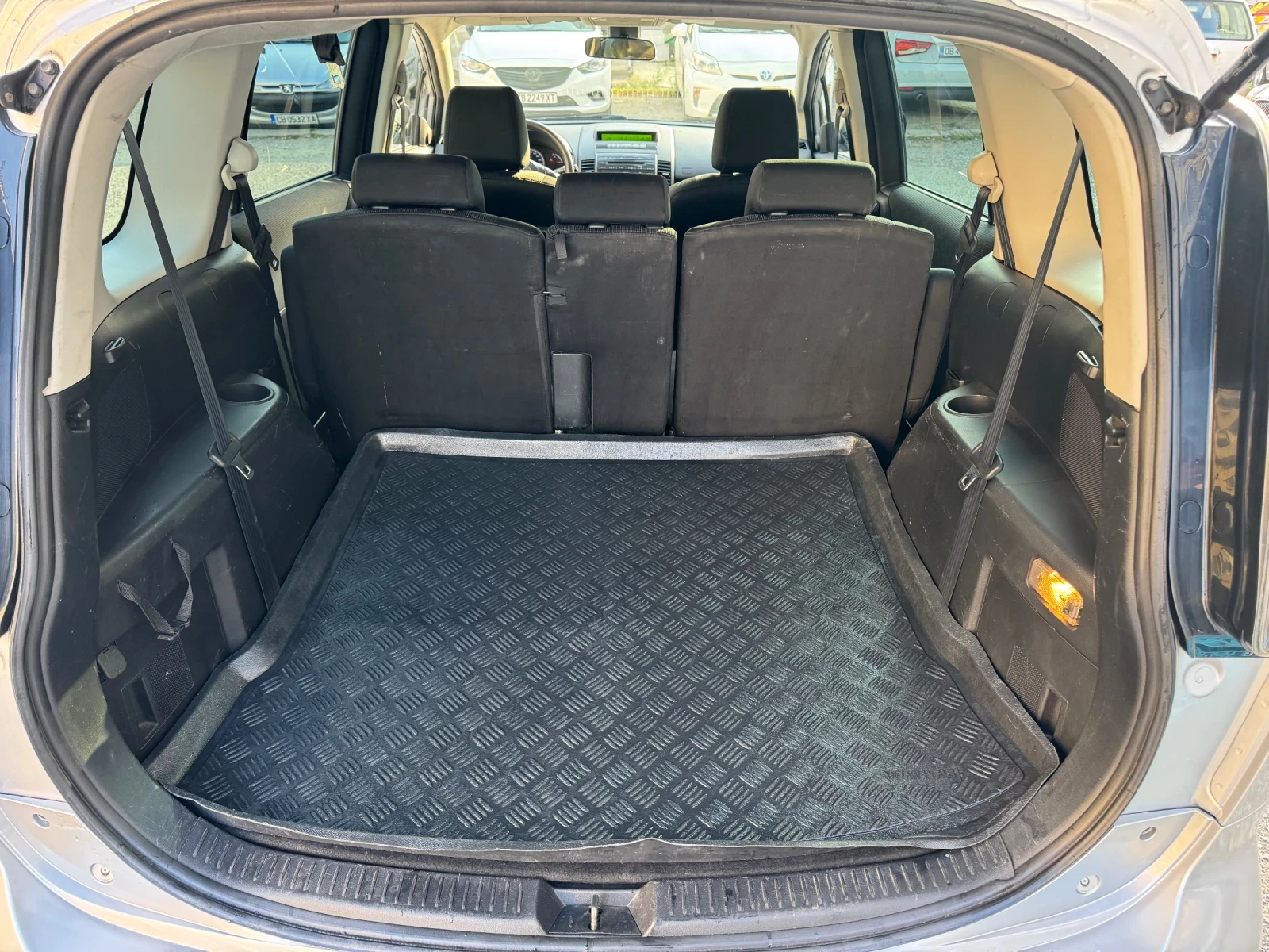 Mazda 5 2.0 - изображение 7