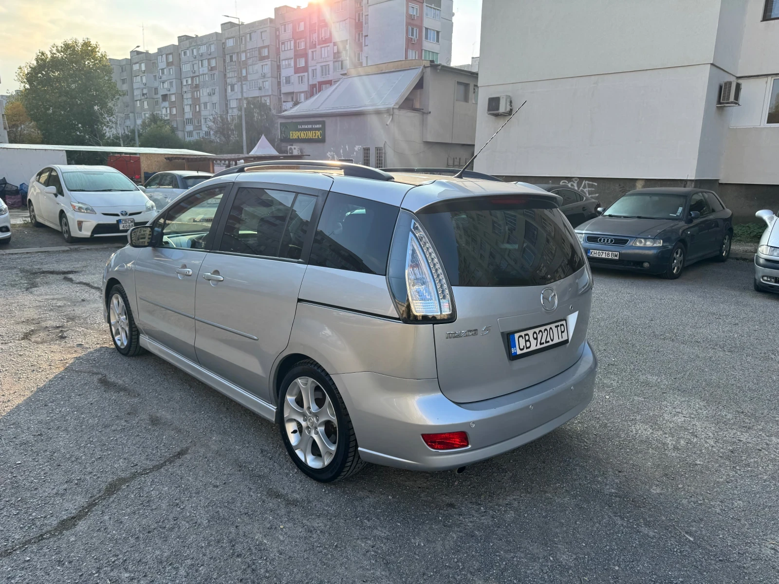 Mazda 5 2.0 - изображение 2