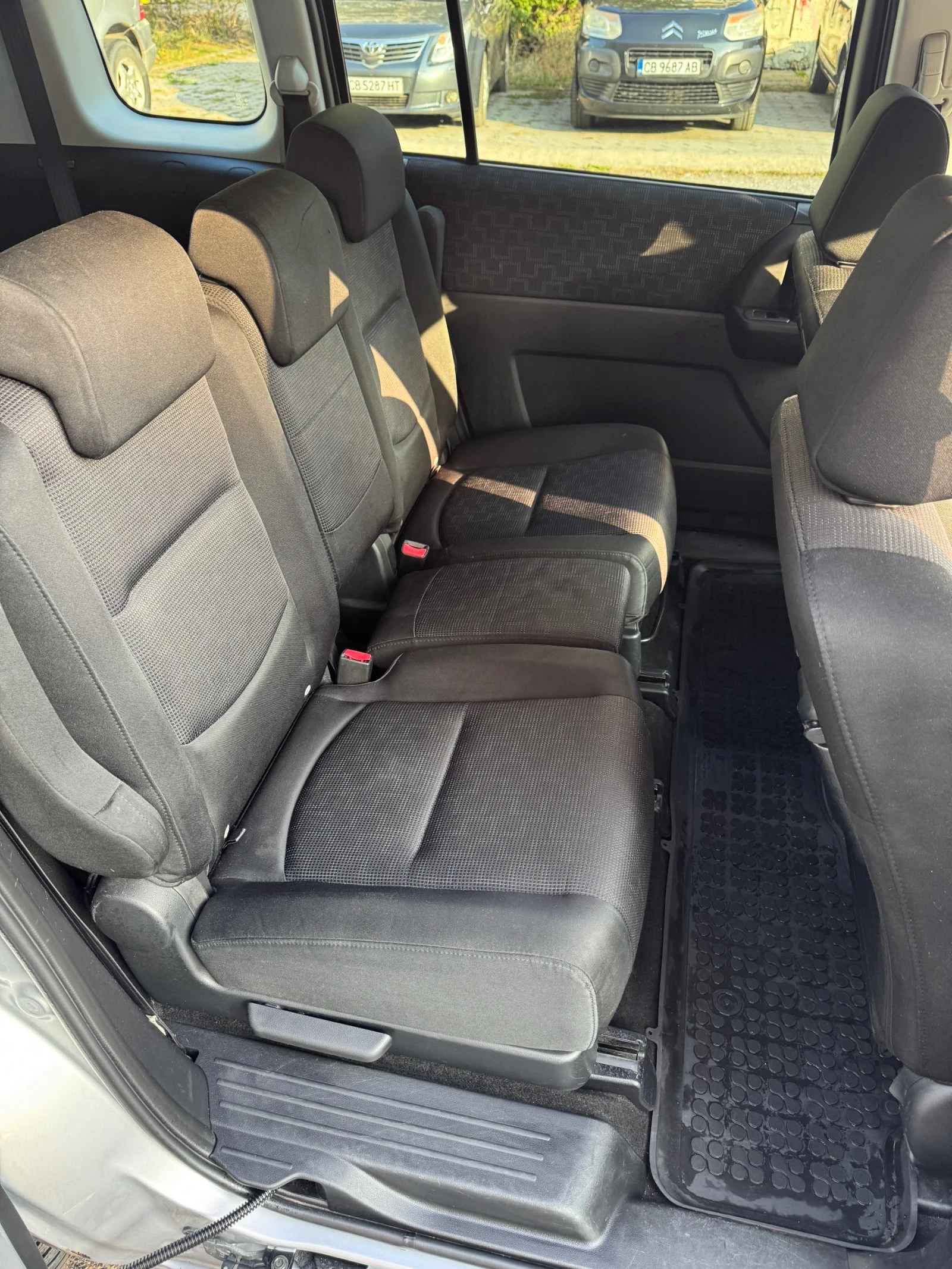 Mazda 5 2.0 - изображение 6