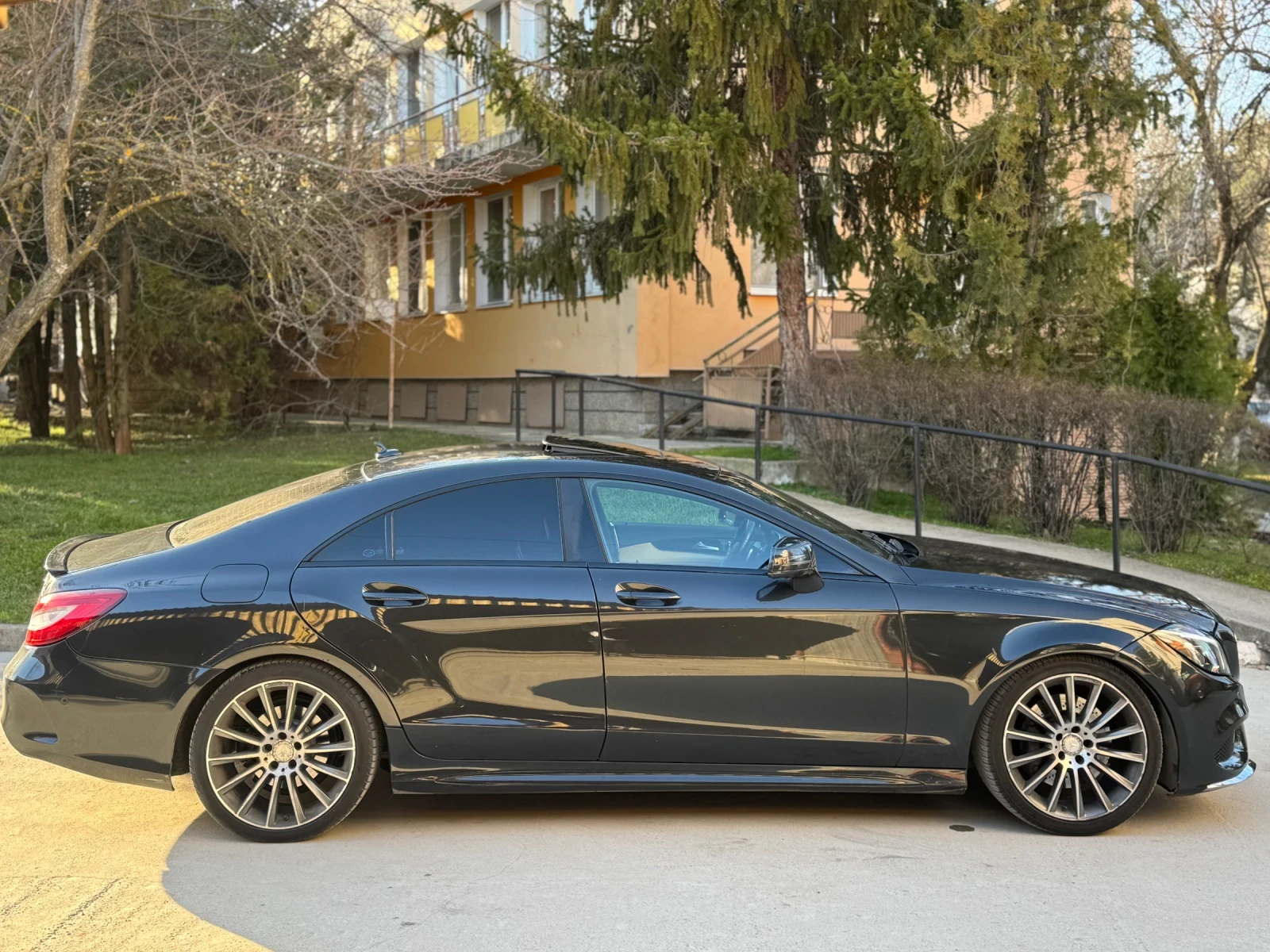 Mercedes-Benz CLS 350 CDI* AMG* ОБДУХ* 360CAM* DISTR, снимка 3 - Автомобили и джипове - 52226605