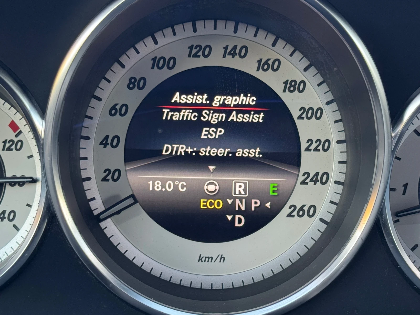 Mercedes-Benz CLS 350 CDI* AMG* ОБДУХ* 360CAM* DISTR, снимка 11 - Автомобили и джипове - 52226605