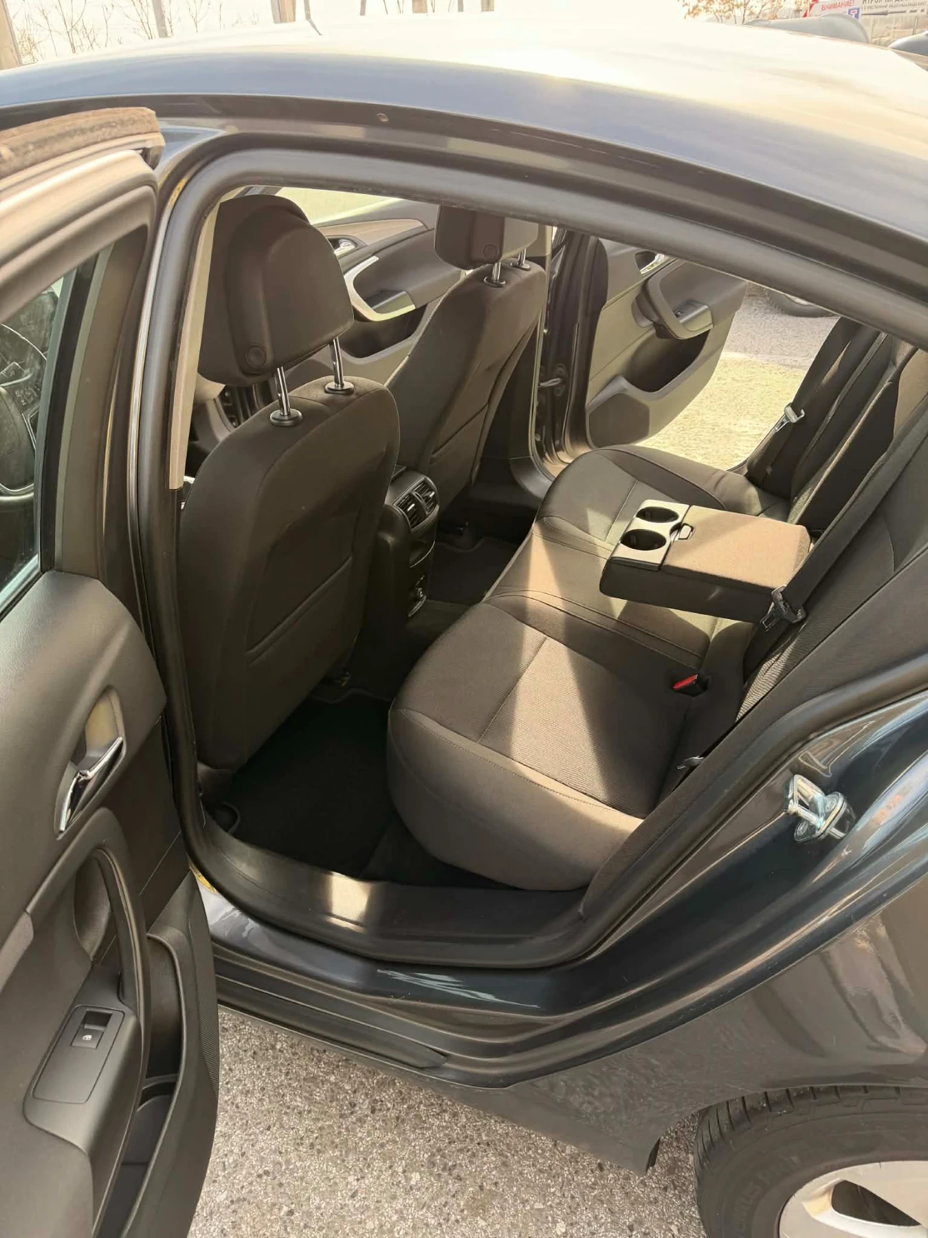 Opel Insignia, снимка 10 - Автомобили и джипове - 53897932