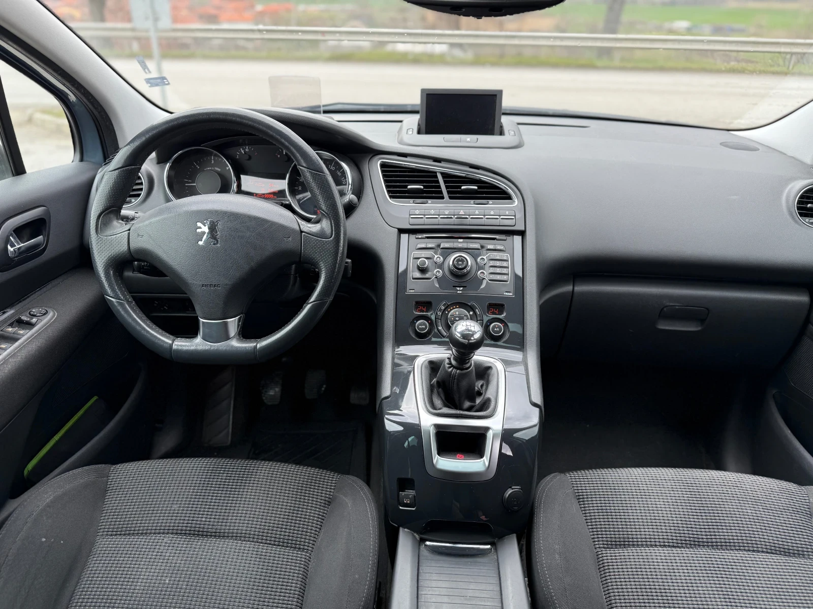 Peugeot 5008 2.0HDI 150кс head up/ panorama, снимка 9 - Автомобили и джипове - 53907745