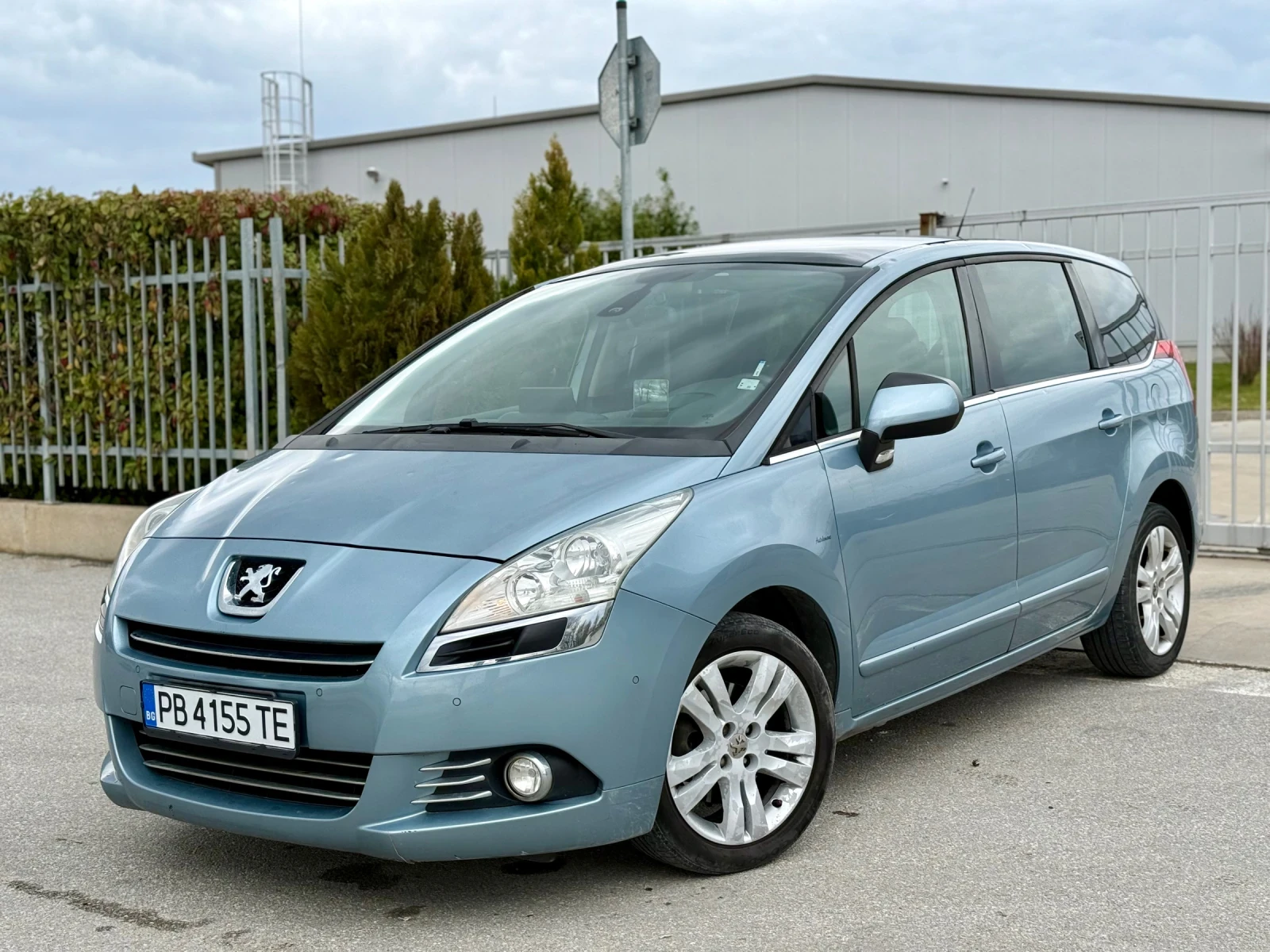 Peugeot 5008 2.0HDI 150кс head up/ panorama