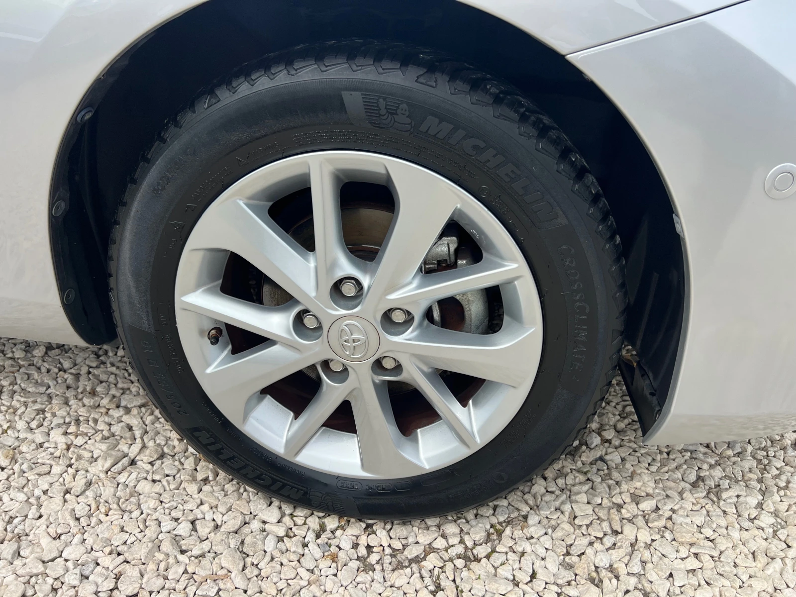 Toyota Auris 1, 4d4d Full/navi, camera, снимка 9 - Автомобили и джипове - 54205546