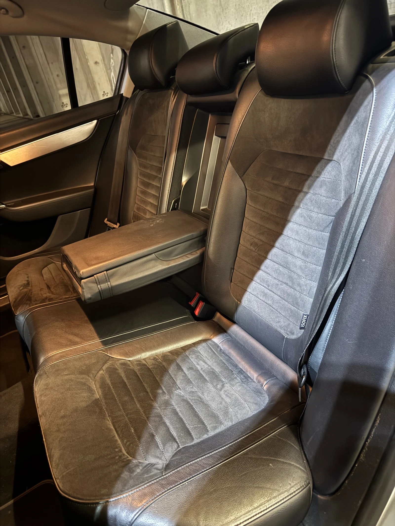 VW Passat 2.0 TDi, снимка 17 - Автомобили и джипове - 54439465