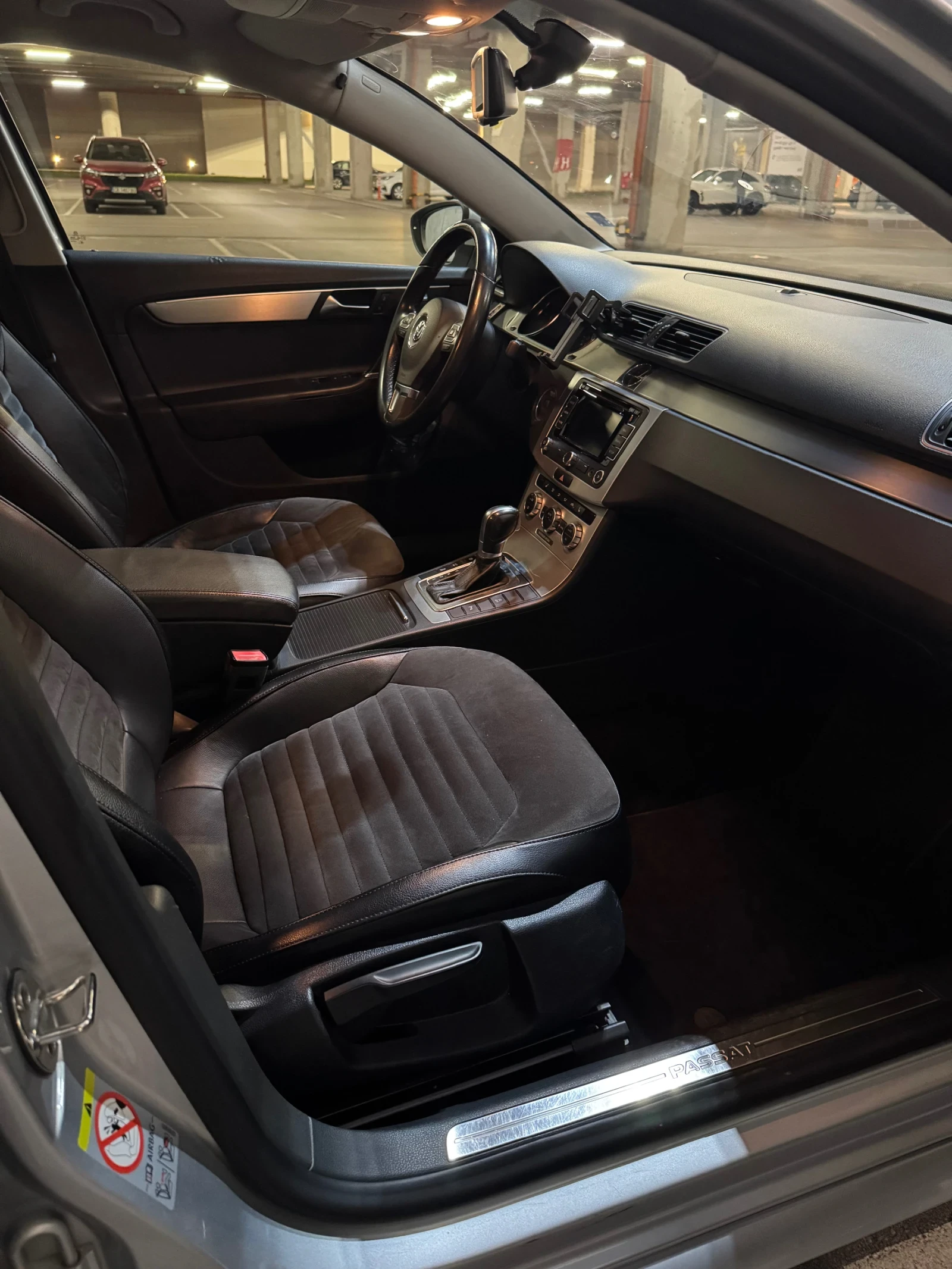 VW Passat 2.0 TDi, снимка 9 - Автомобили и джипове - 54439465