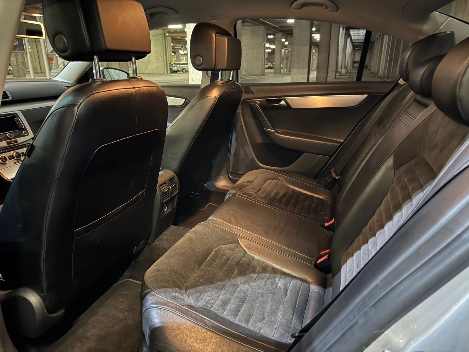 VW Passat 2.0 TDi, снимка 14 - Автомобили и джипове - 54439465